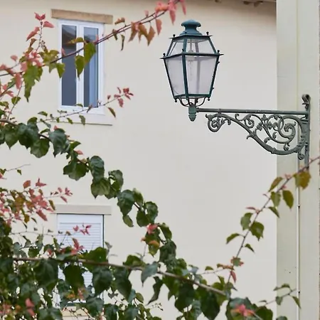 Charming Duplex With Private Terrace And Parking Lissabon