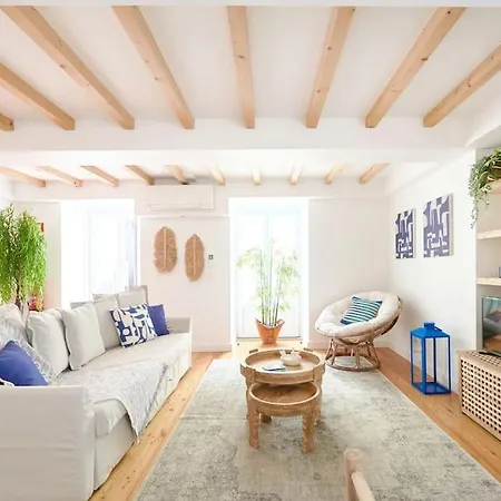 Apartman Charming Duplex With Private Terrace And Parking