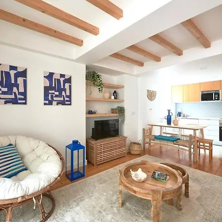 Charming Duplex With Private Terrace And Parking Apartman
