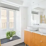 Charming Duplex With Private Terrace And Parking Lisbona