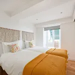 Charming Duplex With Private Terrace And Parking Appartamento Lisbona