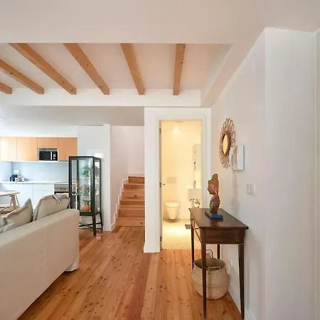 Charming Duplex With Private Terrace And Parking Lizbona
